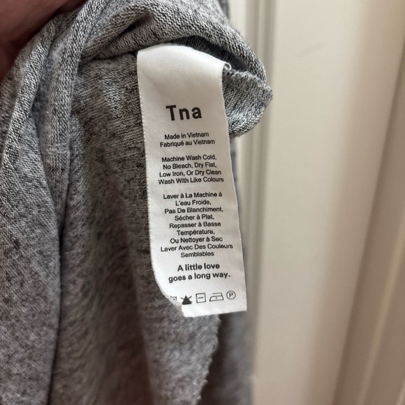 TNA by Aritzia Light Weight Heathered Gray Knit Pullover Hoodie Size Small - Picture 4 of 5